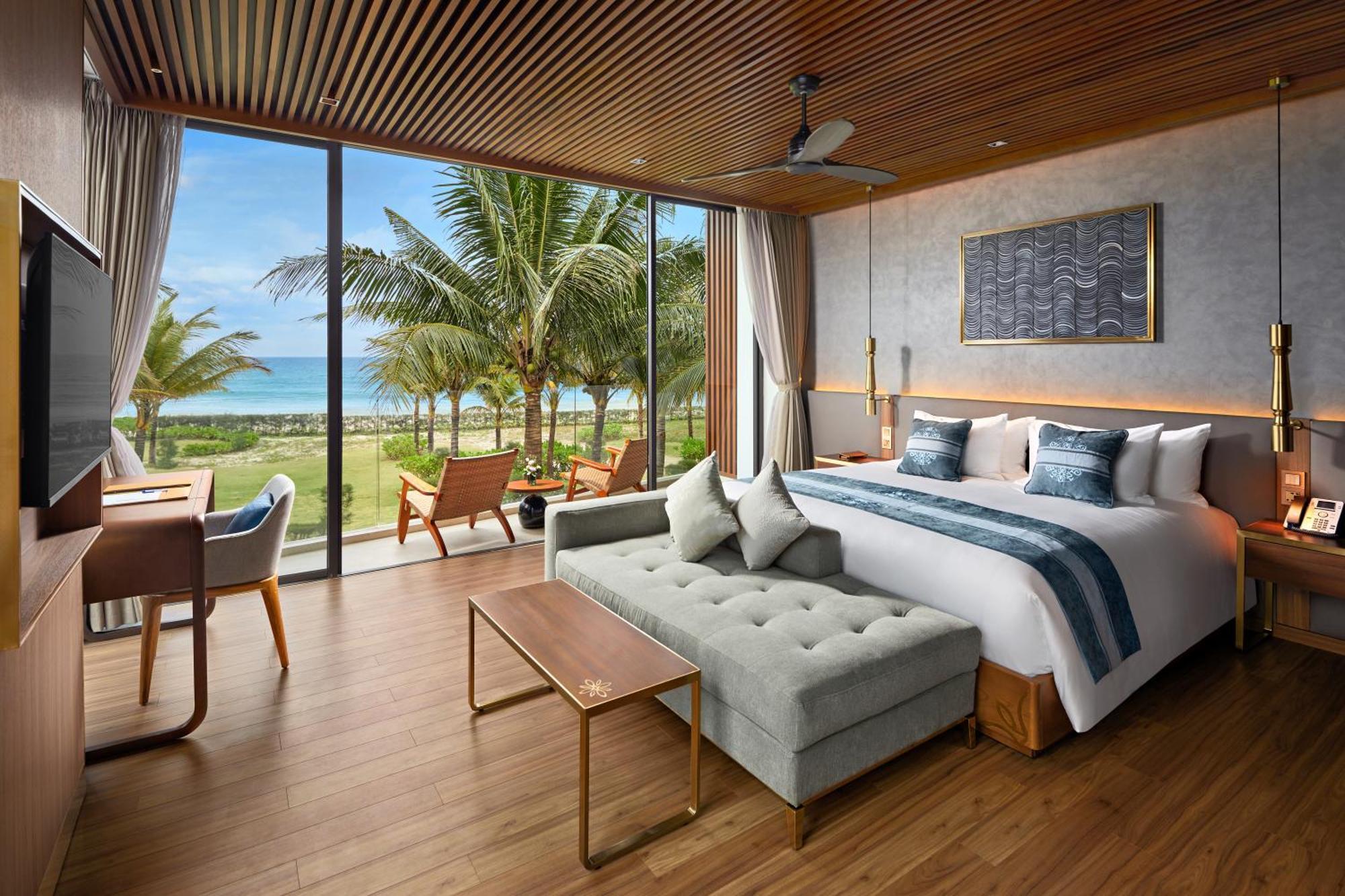 Wyndham Hoi An Royal Beachfront Resort & Villas Exterior photo